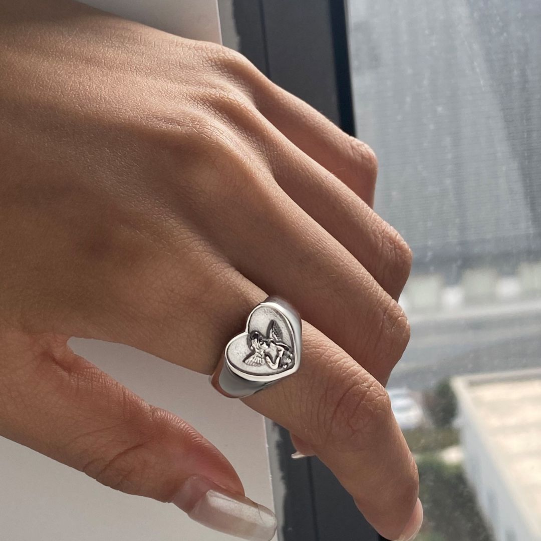 Anillo Diviniza