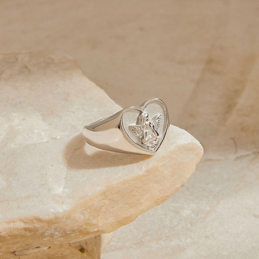 Anillo Diviniza